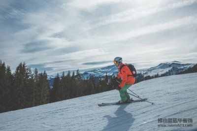 來看啦喂！教你如何選購滑雪服